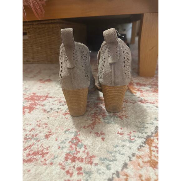 Jeffrey Campbell Rosalee Tan Suede Cutout Ankle Booties Size 8 - Picture 8 of 11